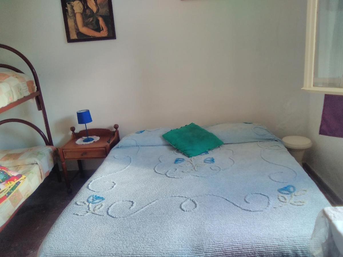 Room In Guest Room - Single Room With Shared Bathroom タオルミーナ エクステリア 写真